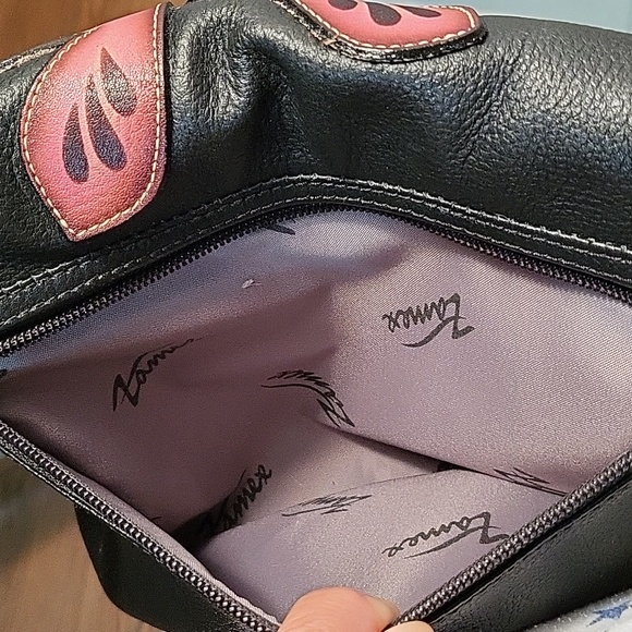 Zamex Black Leather Crossbody W/Butterfly Design - Picture 4 of 8